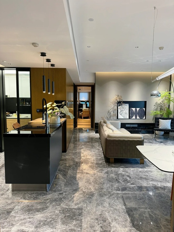 Gi&aacute;m đốc thiết kế mua căn hộ 20 tầng gi&aacute; 27 tỷ: Kh&ocirc;ng muốn rời khỏi kh&ocirc;ng gian sống - Ảnh 18.