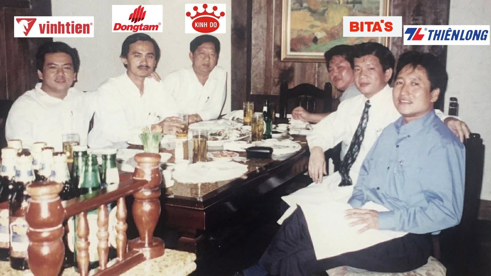 Bức ảnh hội tụ doanh nh&acirc;n Việt Nam năm 1995: Tinh hoa giới kinh doanh hiện diện - Ảnh 1.