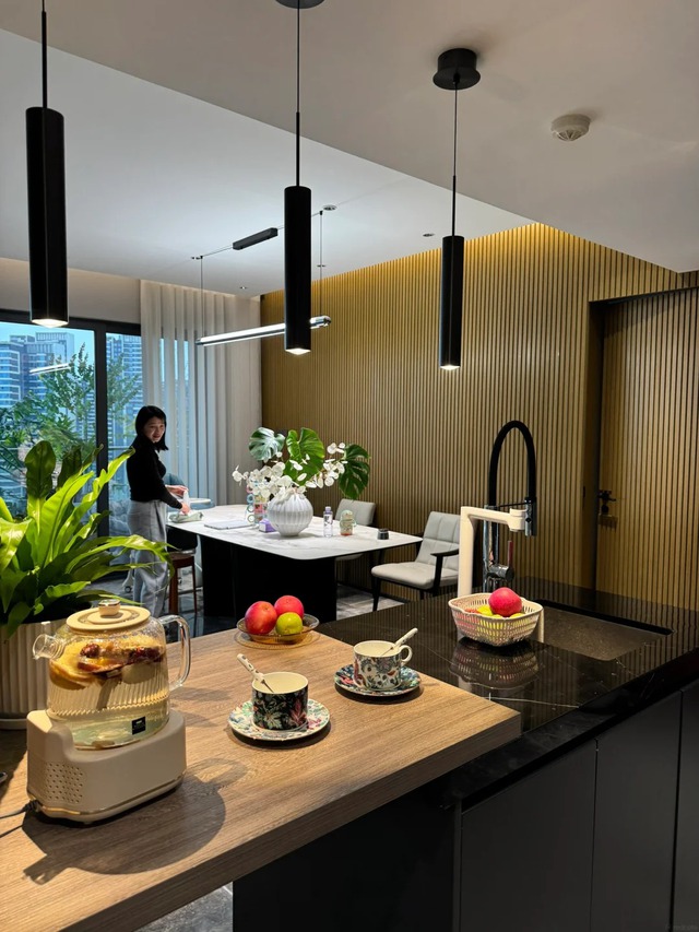 Gi&aacute;m đốc thiết kế mua căn hộ 20 tầng gi&aacute; 27 tỷ: Kh&ocirc;ng muốn rời khỏi kh&ocirc;ng gian sống - Ảnh 19.