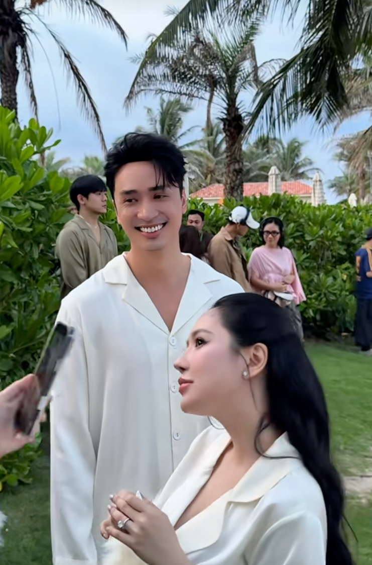 Đ&aacute;m cưới 
