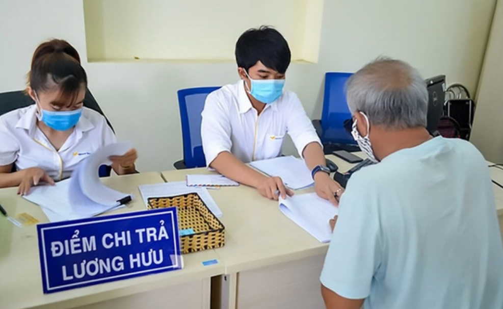 D&ugrave; được tăng lương hưu nhưng số tiền t&ocirc;i nhận mỗi th&aacute;ng kh&ocirc;ng thấm v&agrave;o đ&acirc;u so với cuốn sổ tiết kiệm m&agrave; c&aacute;c con đ&atilde; dỗ d&agrave;nh- Ảnh 1.