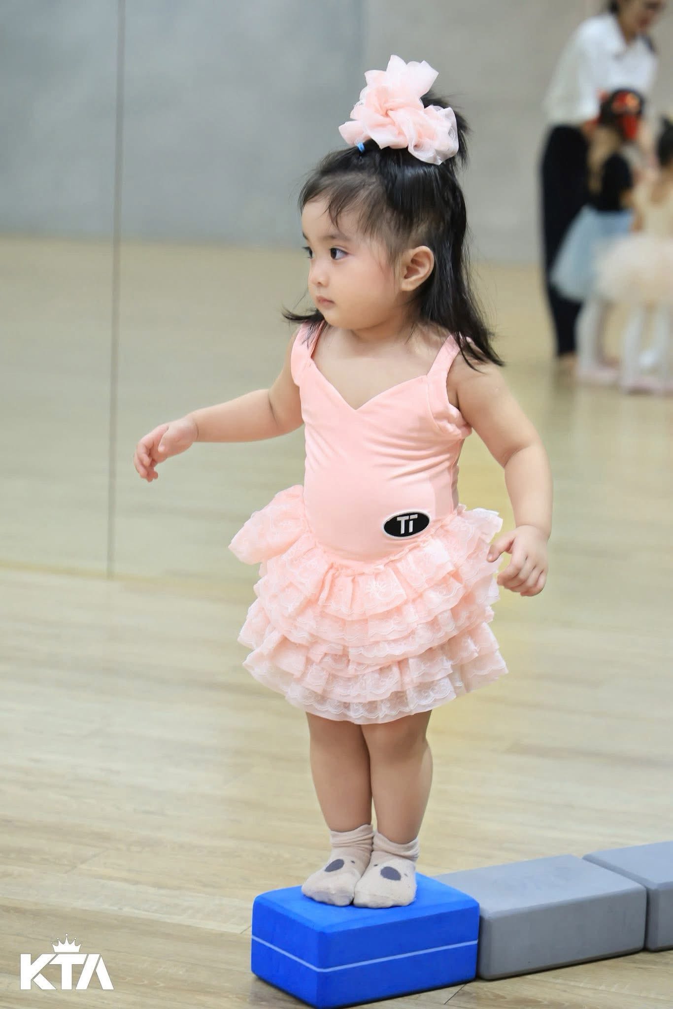 Nhà Khánh Thi 3 đời là mỹ nhân: Bà ngoại từng là hoa khôi, các con đẹp đến mức dân tình giục sinh thêm kẻo phí gen- Ảnh 19. Nhà Khánh Thi 3 đời là mỹ nhân: Bà ngoại từng là hoa khôi, các con đẹp đến mức dân tình giục sinh thêm kẻo phí gen- Ảnh 19.