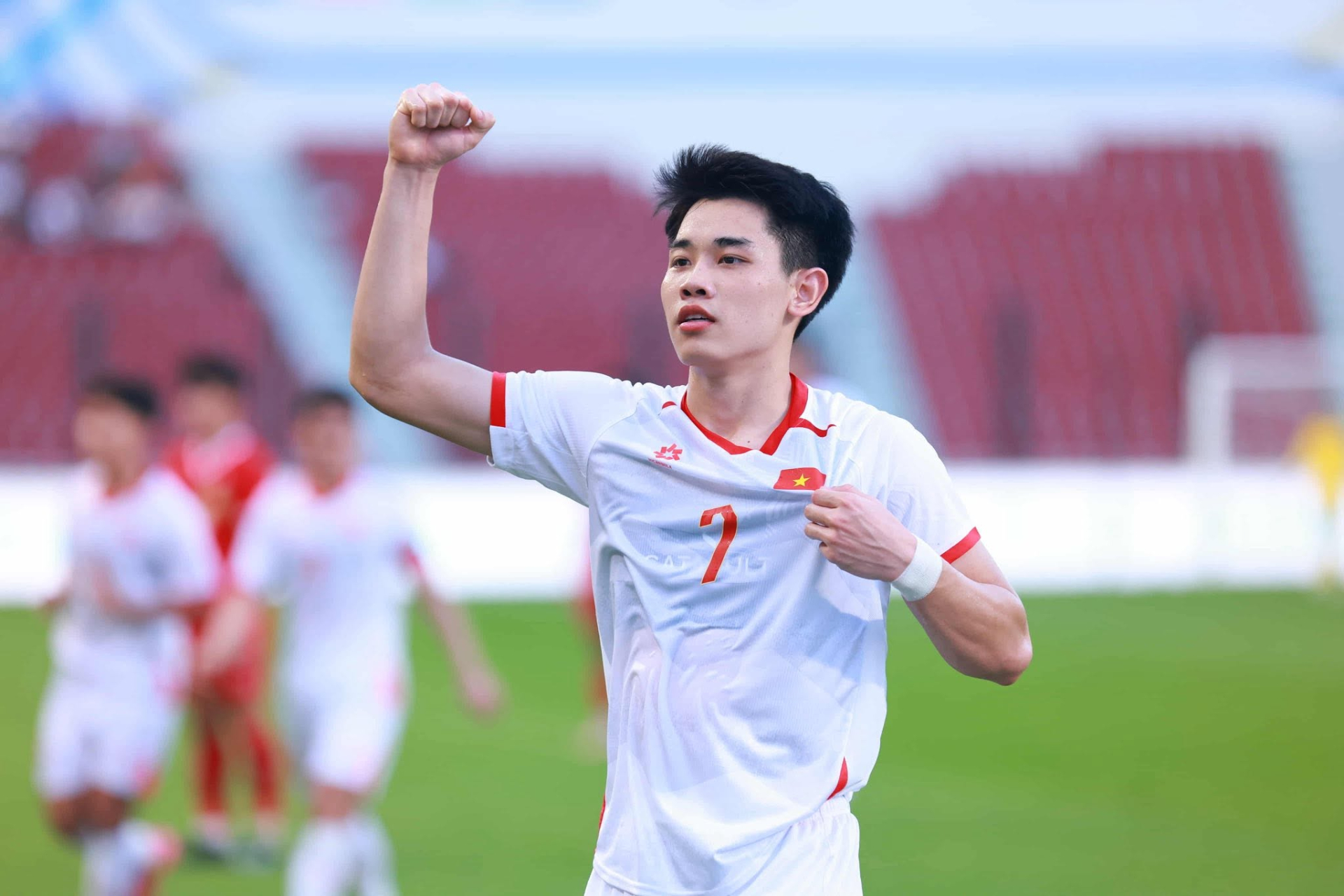 Đ&igrave;nh Bắc g&acirc;y sốt hot search sau đ&aacute;m cưới Văn Thanh với diện mạo điển trai 2026 - Ảnh 4.