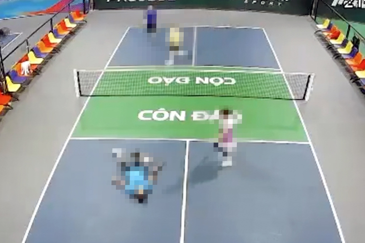 Người đ&agrave;n &ocirc;ng tử vong khi chơi pickleball tại TP.HCM: Sự việc g&acirc;y chấn động - Ảnh 1.