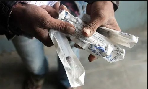 H&agrave;ng trăm trẻ em nhiễm HIV tại bệnh viện c&ocirc;ng Pakistan: Lương t&acirc;m y tế bị nghi ngờ - Ảnh 2.