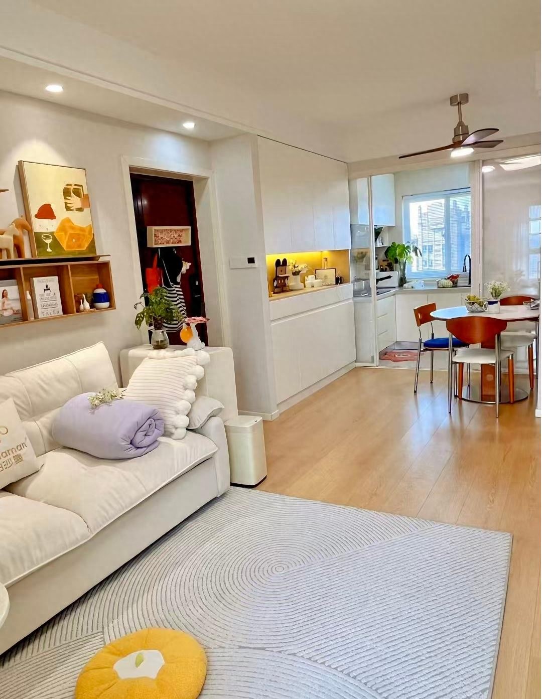 Từ chối trang tr&iacute; &ldquo;qu&aacute; đ&agrave;&rdquo;, người phụ nữ chi chưa tới 260 triệu đồng cải tạo căn hộ 76m&sup2;: Th&agrave;nh quả khiến h&agrave;ng x&oacute;m k&eacute;o nhau tới học hỏi - Ảnh 1.