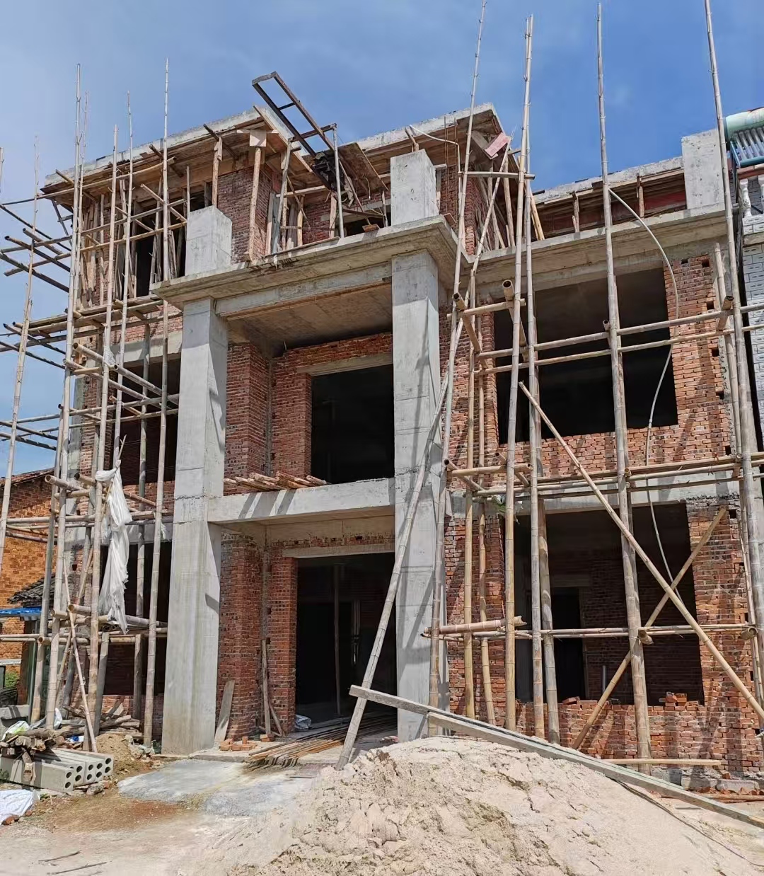 T&ocirc;i đ&atilde; d&agrave;nh gần hết tiền tiết kiệm để x&acirc;y căn nh&agrave; 3 tầng ở qu&ecirc;, nhưng 2 năm sau mới nhận ra: C&oacute; những khoản đầu tư mang danh &ldquo;t&agrave;i sản&rdquo; nhưng lại kh&ocirc;ng tạo ra gi&aacute; trị - Ảnh 4.