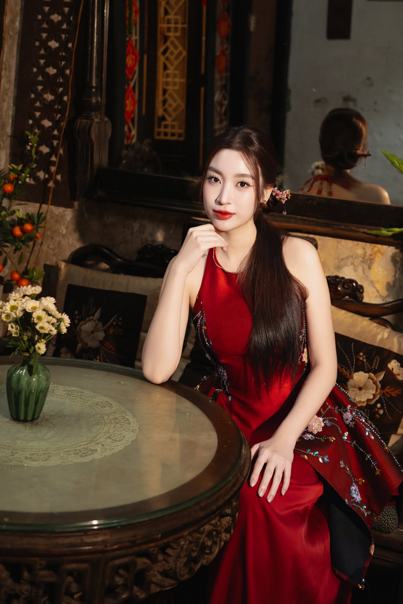 Hoa hậu Đỗ Mỹ Linh đẹp rạng ngời sau sinh con thứ 2 - Ảnh 4.