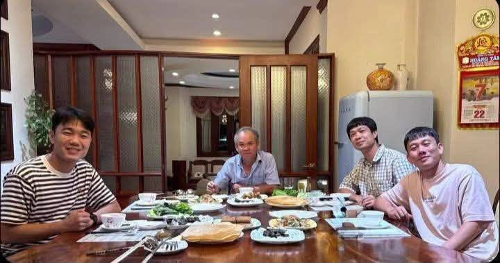 Lương Xu&acirc;n Trường cưới vợ gi&aacute;m đốc , bầu Đức x&uacute;c động chia sẻ h&agrave;nh tr&igrave;nh 15 năm - Ảnh 2.