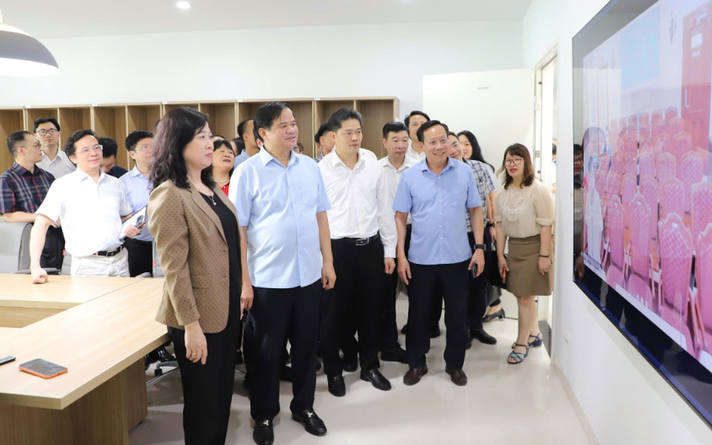 Đường sắt mở 'Đo&agrave;n t&agrave;u Bạch Mai' đưa đ&oacute;n y, b&aacute;c sĩ giữa H&agrave; Nội v&agrave; Ninh B&igrave;nh - Ảnh 2.