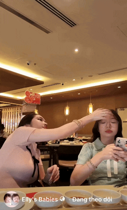 B&eacute; Cadie Mộc Tr&agrave; g&acirc;y sốt với đ&ocirc;i ch&acirc;n d&agrave;i cực phẩm ở tuổi 12, mẹ Elly Trần tiết lộ l&yacute; do đặt t&ecirc;n cho con g&aacute;i - Ảnh 6.