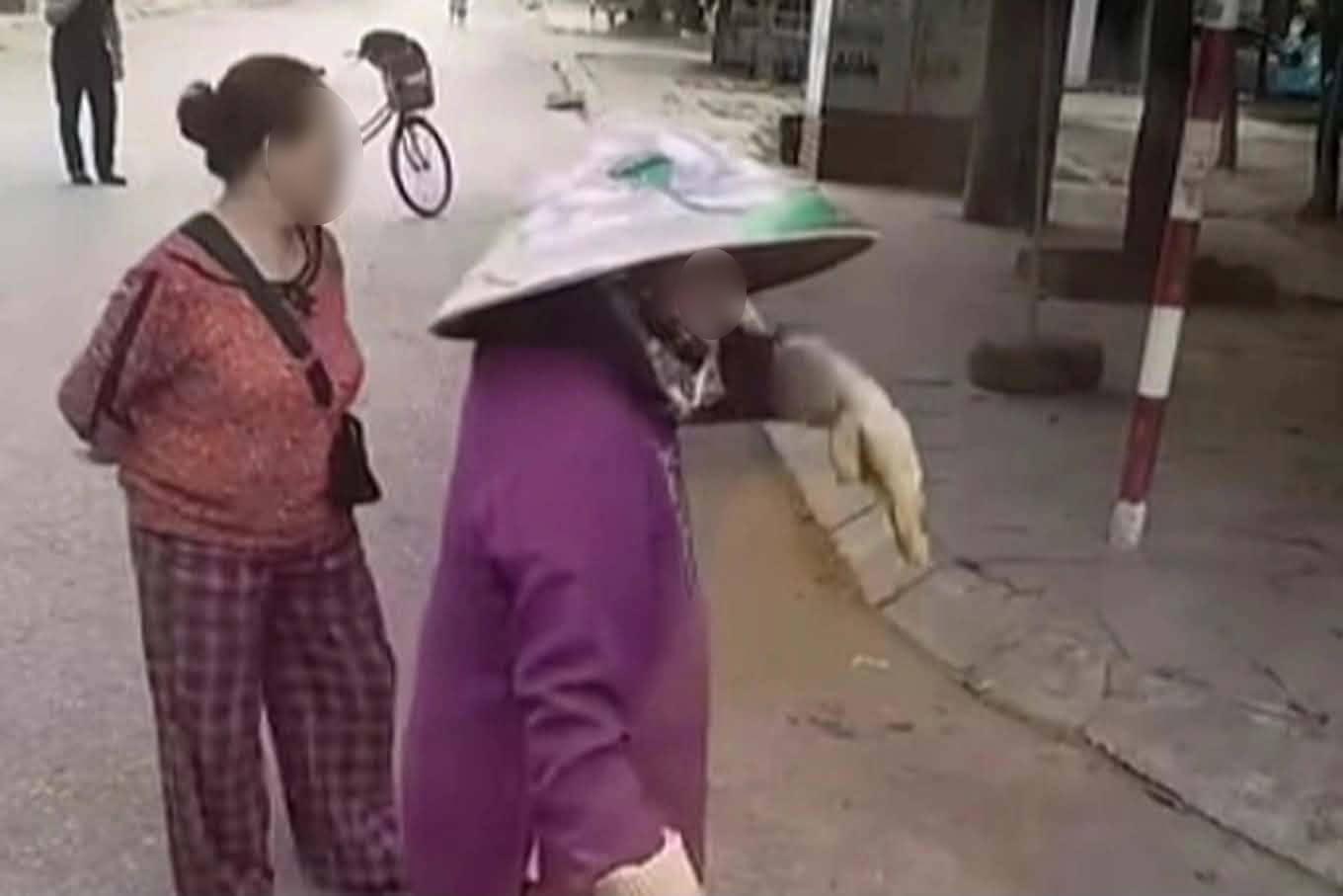 T&agrave;i xế ở Sầm Sơn bị phụ nữ thu tiền gửi xe: Ch&iacute;nh quyền phản hồi ra sao? - Ảnh 1.