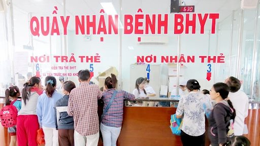 Từ 1 / 7 , kh&aacute;m tr&aacute;i tuyến tại Bệnh viện Trung ương được BHYT chi trả 50 % - Ảnh 1.