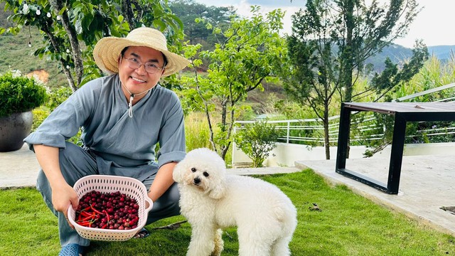 Hậu trường cuộc sống giản dị của MC Đại Nghĩa: Gi&agrave;u c&oacute; nhưng hướng Phật - Ảnh 8.