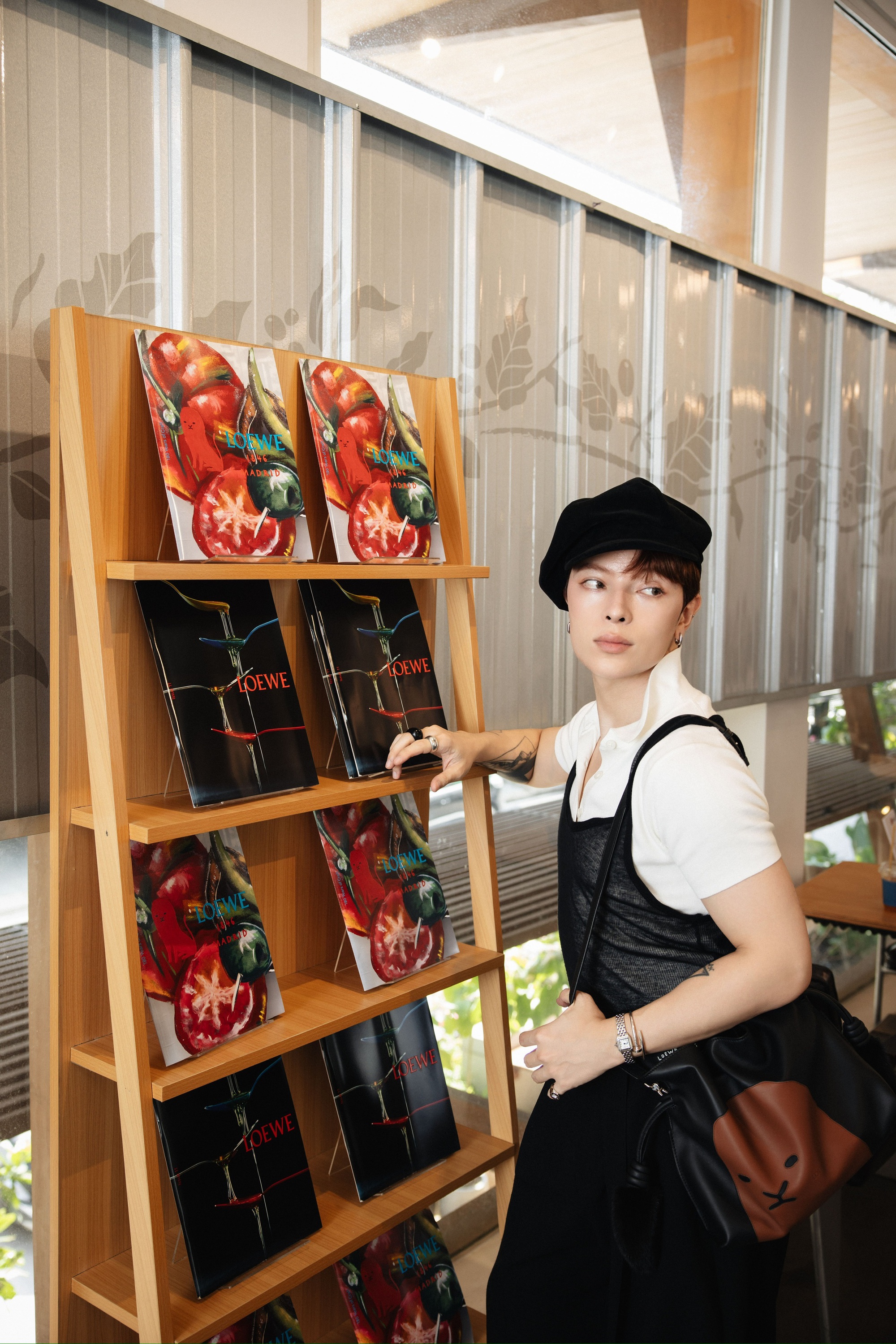Thảo Nhi L&ecirc;, Kelbin Lei v&agrave; d&agrave;n fashionista c&ugrave;ng check-in kh&ocirc;ng gian đặc biệt mừng 180 năm LOEWE - Ảnh 5.