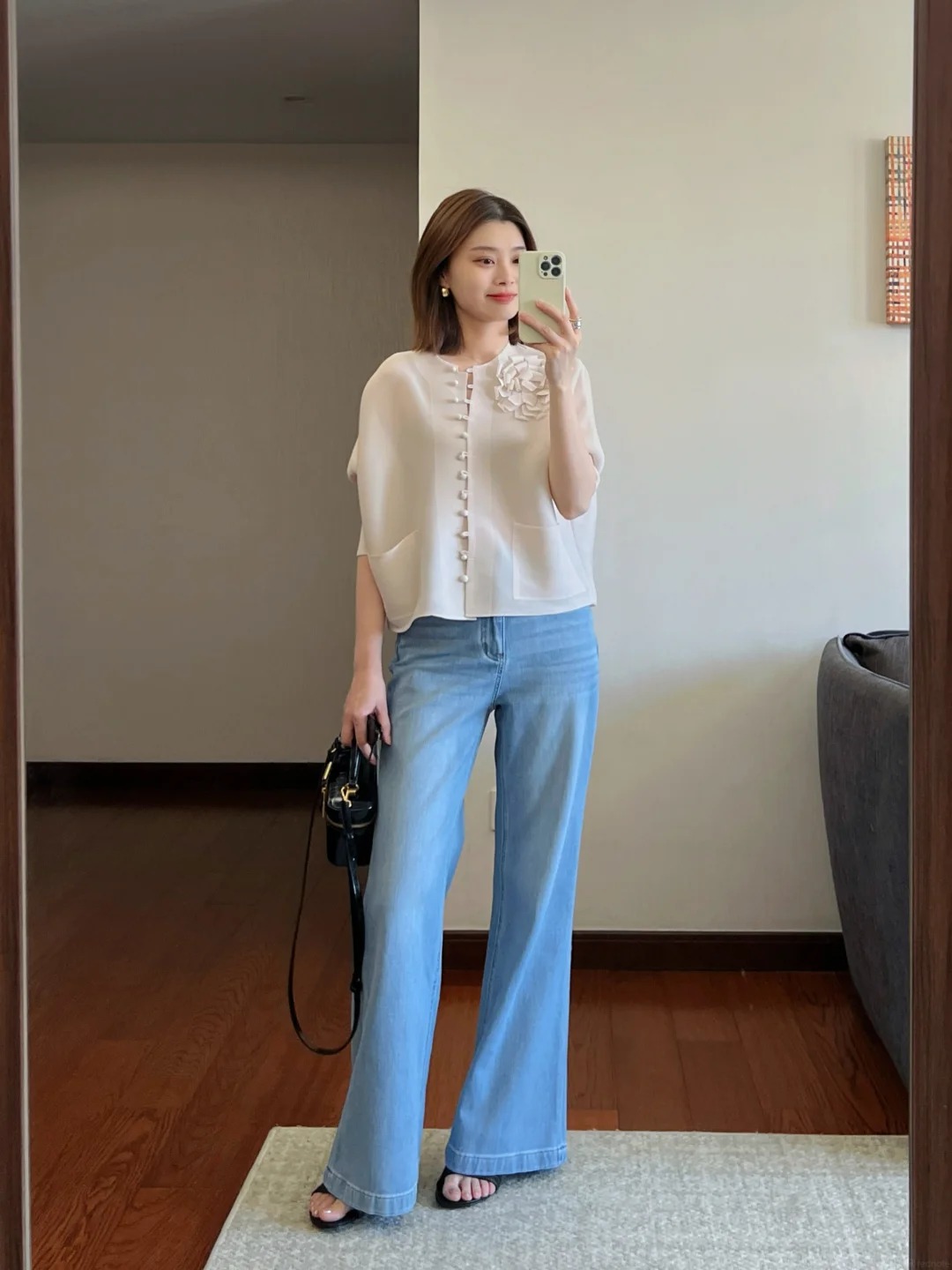 Quần jeans: Ai cũng c&ocirc;ng nhận l&agrave; ch&uacute;ng chưa từng lỗi thời suốt nhiều thập kỷ - Ảnh 9.