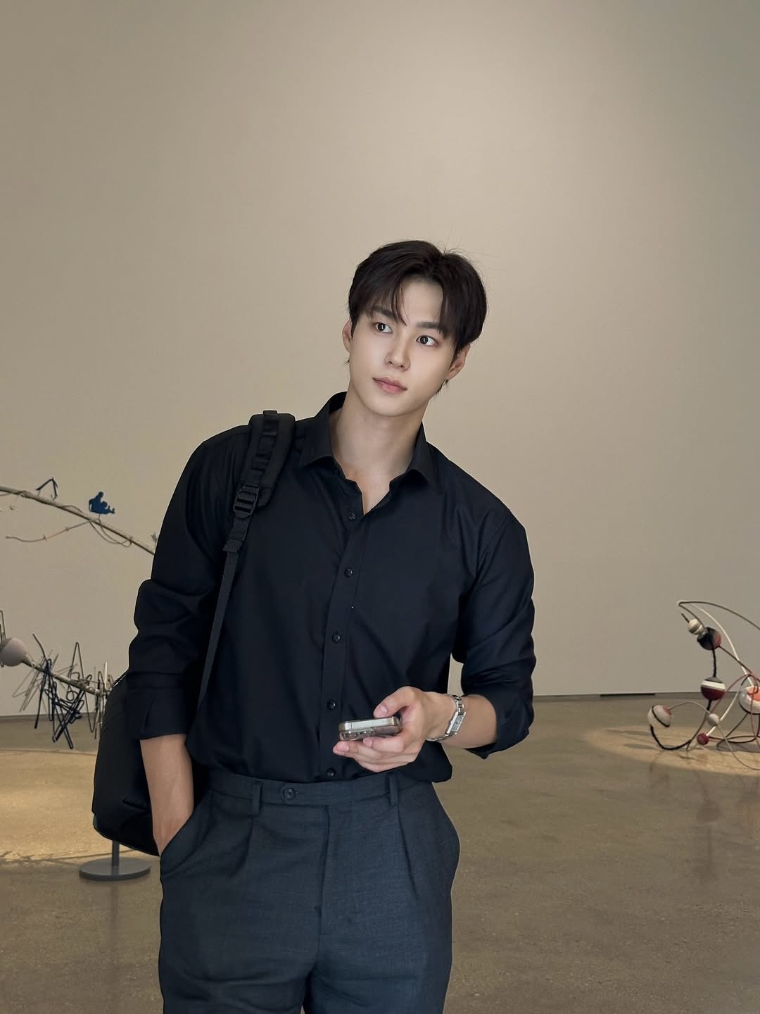 Mối t&igrave;nh b&iacute; mật giữa Huihyeon v&agrave; Lee Sang Yoon được CCTV tiết lộ tr&ecirc;n phố Osaka - Ảnh 8.