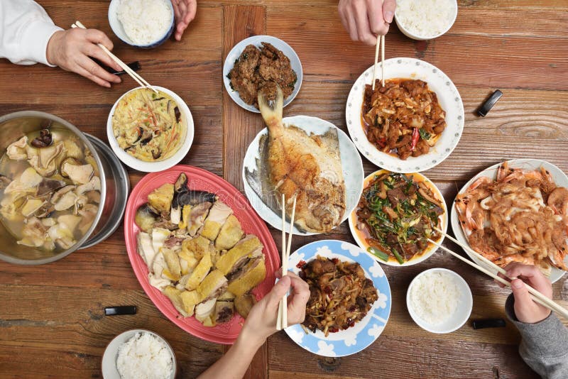 Một bữa ăn 300.000 đồng: V&igrave; sao &ocirc;ng b&agrave;, bố mẹ v&agrave; Gen Z kh&ocirc;ng bao giờ đồng &yacute; với nhau? - Ảnh 5.
