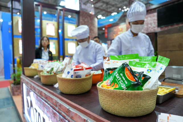 Hội chị em đi t&igrave;m b&igrave;nh y&ecirc;n từ những mẻ b&aacute;nh do ch&iacute;nh tay m&igrave;nh l&agrave;m - Ảnh 4.