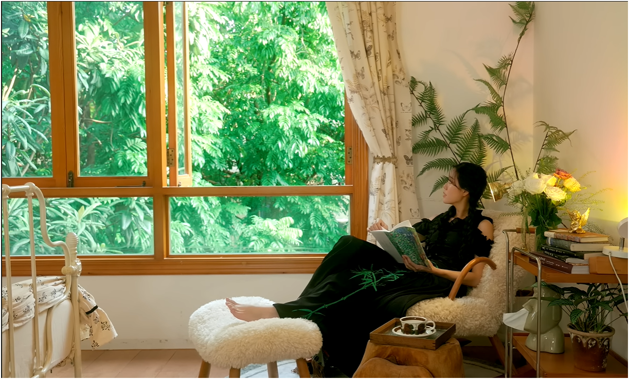 B&ecirc;n trong biệt thự cổ 300m2 giữa rừng của nữ TikToker 3 triệu follower - Ảnh 19.