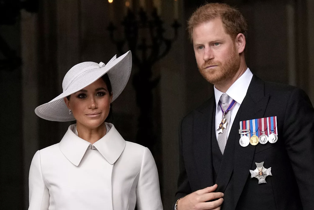 Vương tử Harry đưa Archie v&agrave; Lilibet thăm mộ C&ocirc;ng nương Diana th&aacute;ng 7 năm 2026 - Ảnh 2.