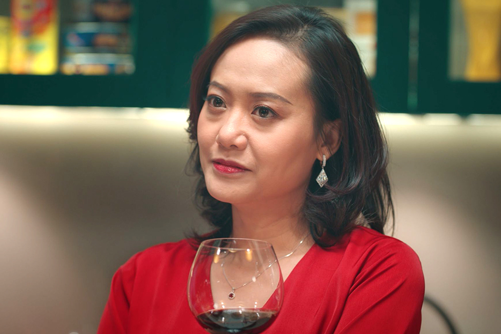 Hậu trường Hồng &Aacute;nh: Nữ diễn vi&ecirc;n đắt show nhất Việt Nam năm 2026 - Ảnh 8.