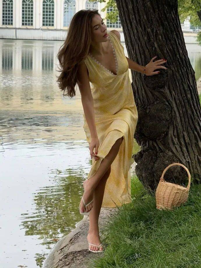 M&ugrave;a h&egrave; n&agrave;y, v&aacute;y tea dress m&agrave; phối c&ugrave;ng 