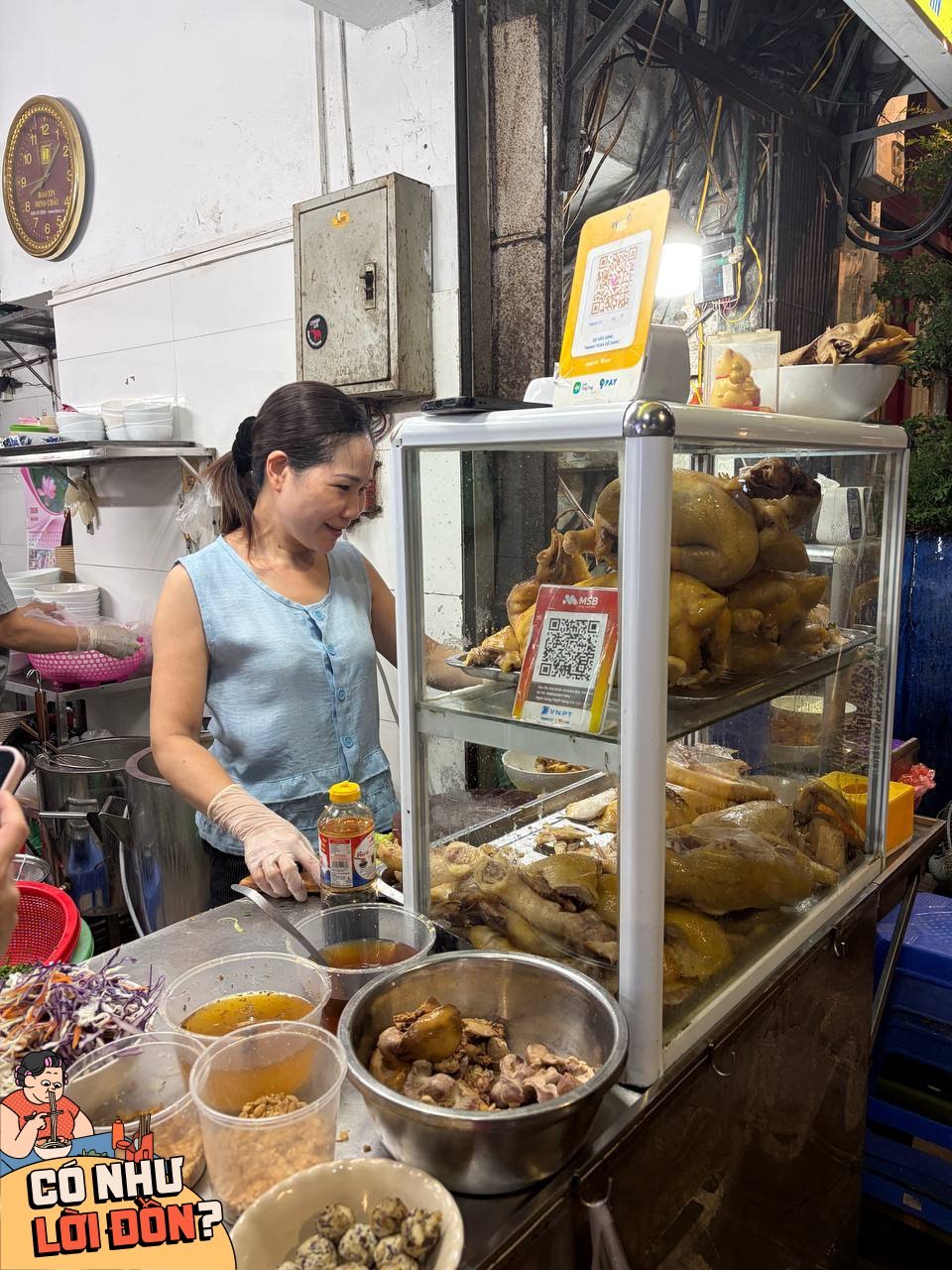 Phở g&agrave; H&agrave;ng H&ograve;m kh&ocirc;ng cần c&uacute;p Michelin vẫn thu h&uacute;t thực kh&aacute;ch đ&ocirc;ng đ&uacute;c mỗi ng&agrave;y - Ảnh 2.
