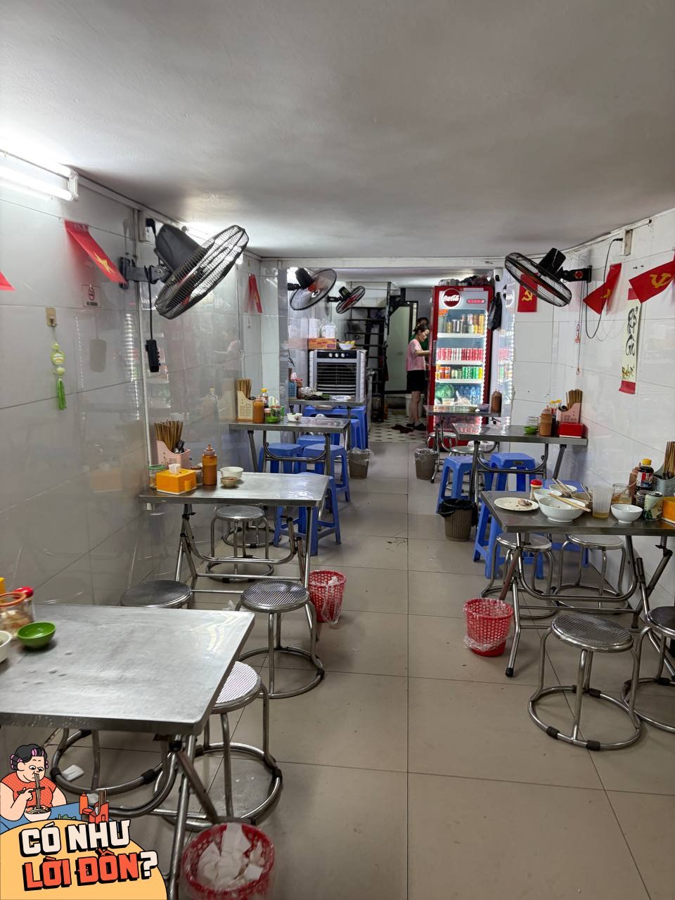 Phở g&agrave; H&agrave;ng H&ograve;m kh&ocirc;ng cần c&uacute;p Michelin vẫn thu h&uacute;t thực kh&aacute;ch đ&ocirc;ng đ&uacute;c mỗi ng&agrave;y - Ảnh 6.