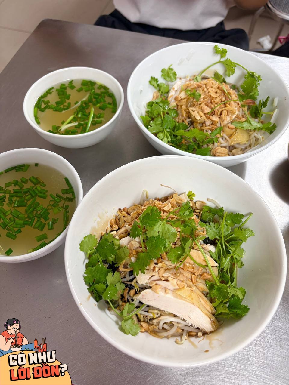 Phở g&agrave; H&agrave;ng H&ograve;m kh&ocirc;ng cần c&uacute;p Michelin vẫn thu h&uacute;t thực kh&aacute;ch đ&ocirc;ng đ&uacute;c mỗi ng&agrave;y - Ảnh 10.