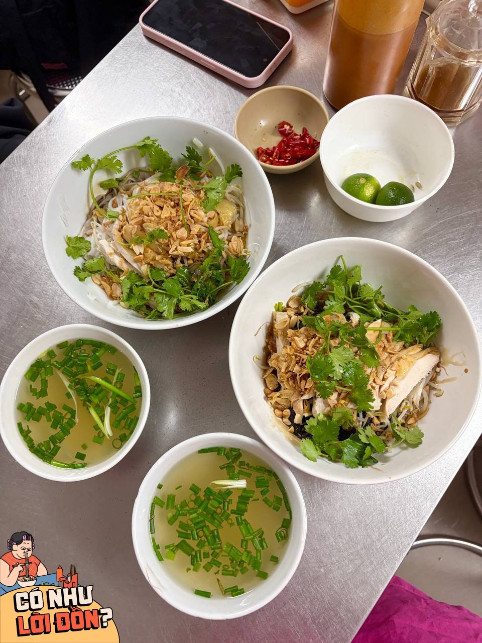 Phở g&agrave; H&agrave;ng H&ograve;m kh&ocirc;ng cần c&uacute;p Michelin vẫn thu h&uacute;t thực kh&aacute;ch đ&ocirc;ng đ&uacute;c mỗi ng&agrave;y - Ảnh 8.