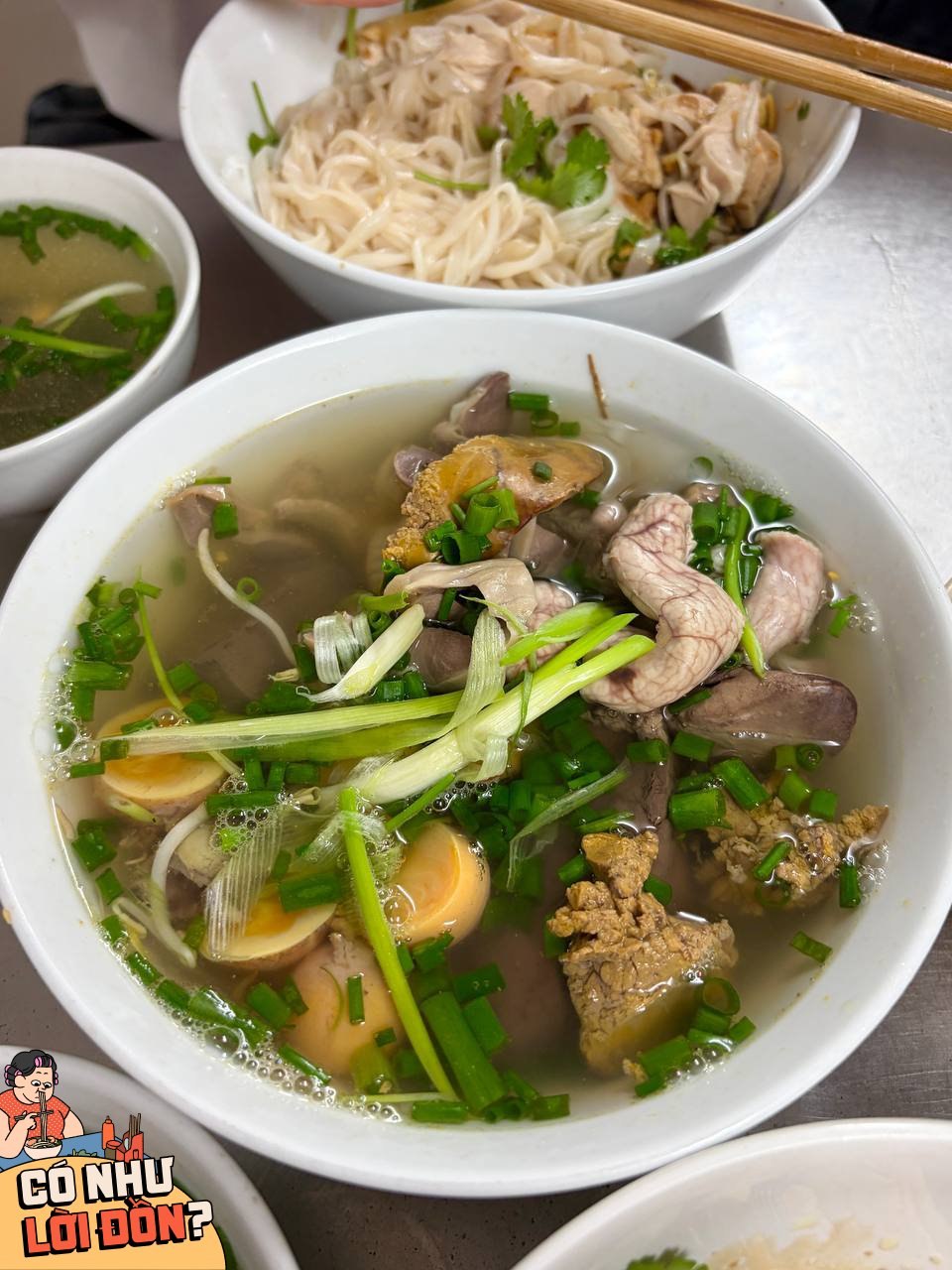 Phở g&agrave; H&agrave;ng H&ograve;m kh&ocirc;ng cần c&uacute;p Michelin vẫn thu h&uacute;t thực kh&aacute;ch đ&ocirc;ng đ&uacute;c mỗi ng&agrave;y - Ảnh 19.