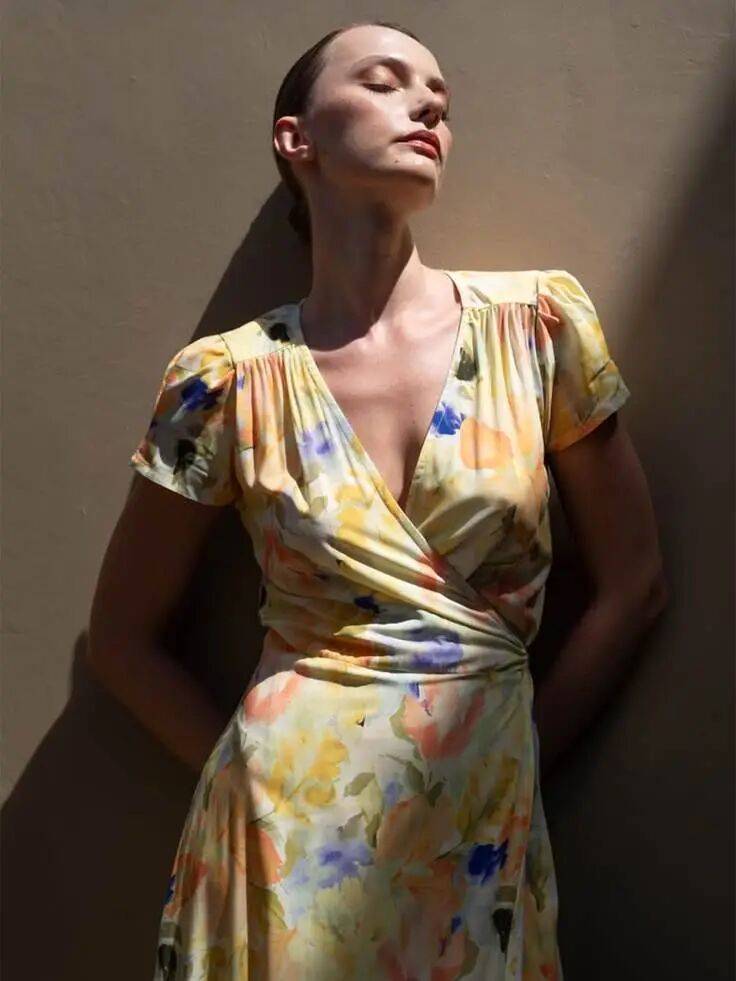 M&ugrave;a h&egrave; n&agrave;y, v&aacute;y tea dress m&agrave; phối c&ugrave;ng 