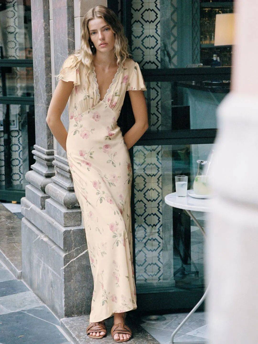 M&ugrave;a h&egrave; n&agrave;y, v&aacute;y tea dress m&agrave; phối c&ugrave;ng 