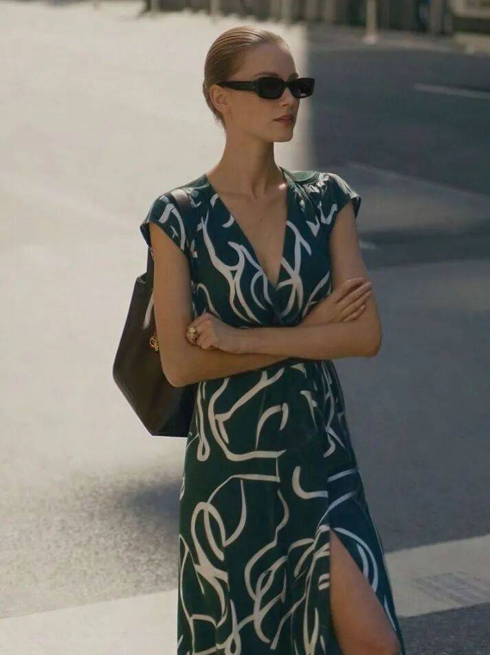M&ugrave;a h&egrave; n&agrave;y, v&aacute;y tea dress m&agrave; phối c&ugrave;ng 