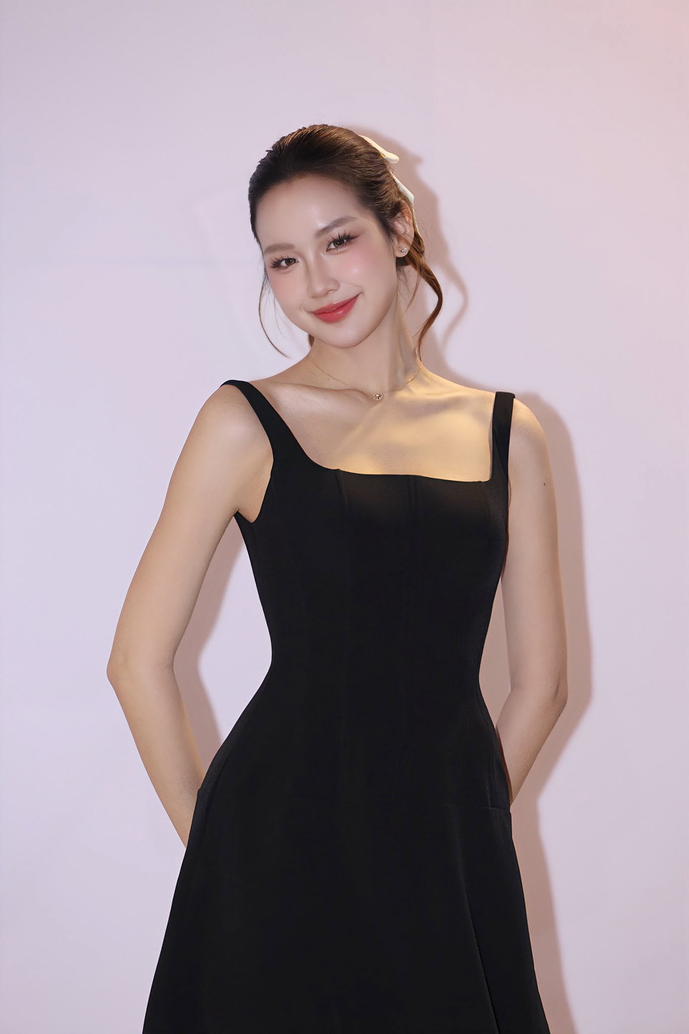 X&ocirc;n xao tin đồn về động th&aacute;i của Miss World giữa ồn &agrave;o Bảo Ngọc 