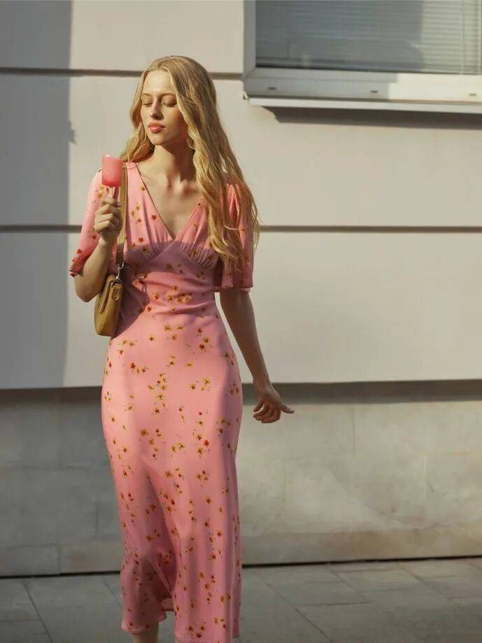 M&ugrave;a h&egrave; n&agrave;y, v&aacute;y tea dress m&agrave; phối c&ugrave;ng 