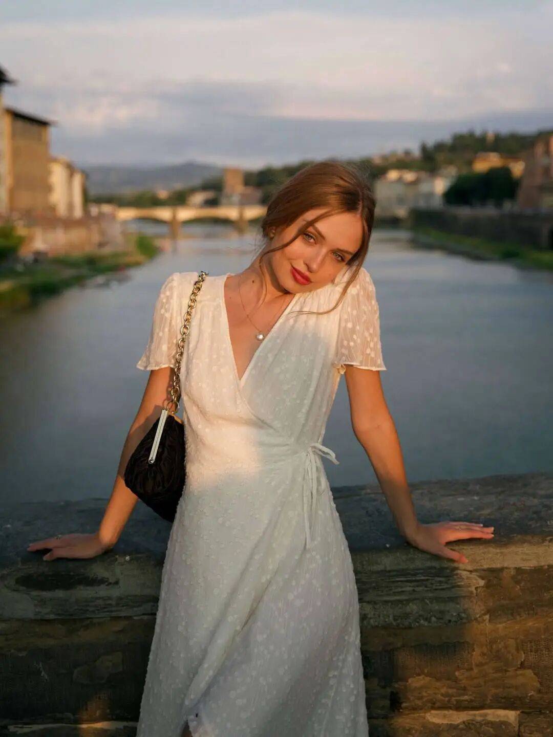 M&ugrave;a h&egrave; n&agrave;y, v&aacute;y tea dress m&agrave; phối c&ugrave;ng 