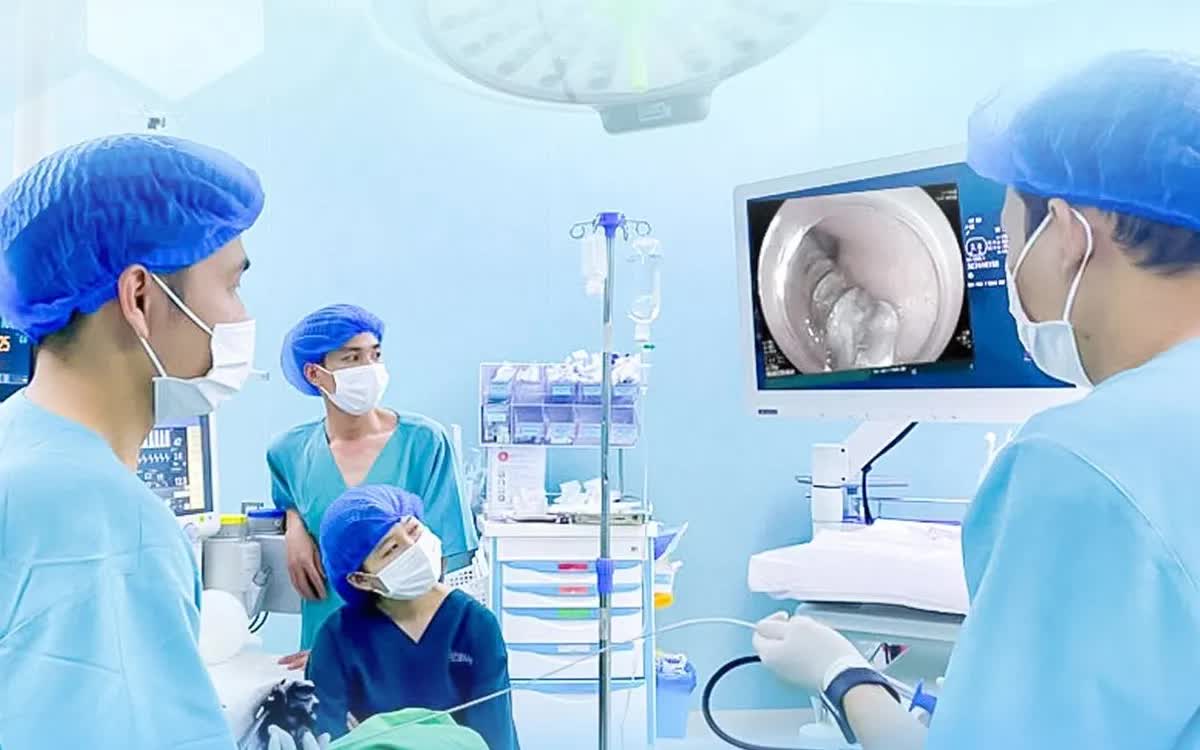Nghỉ h&egrave; 2026, cảnh gi&aacute;c trẻ nuốt dị vật nguy hiểm trong gia đ&igrave;nh - Ảnh 1.
