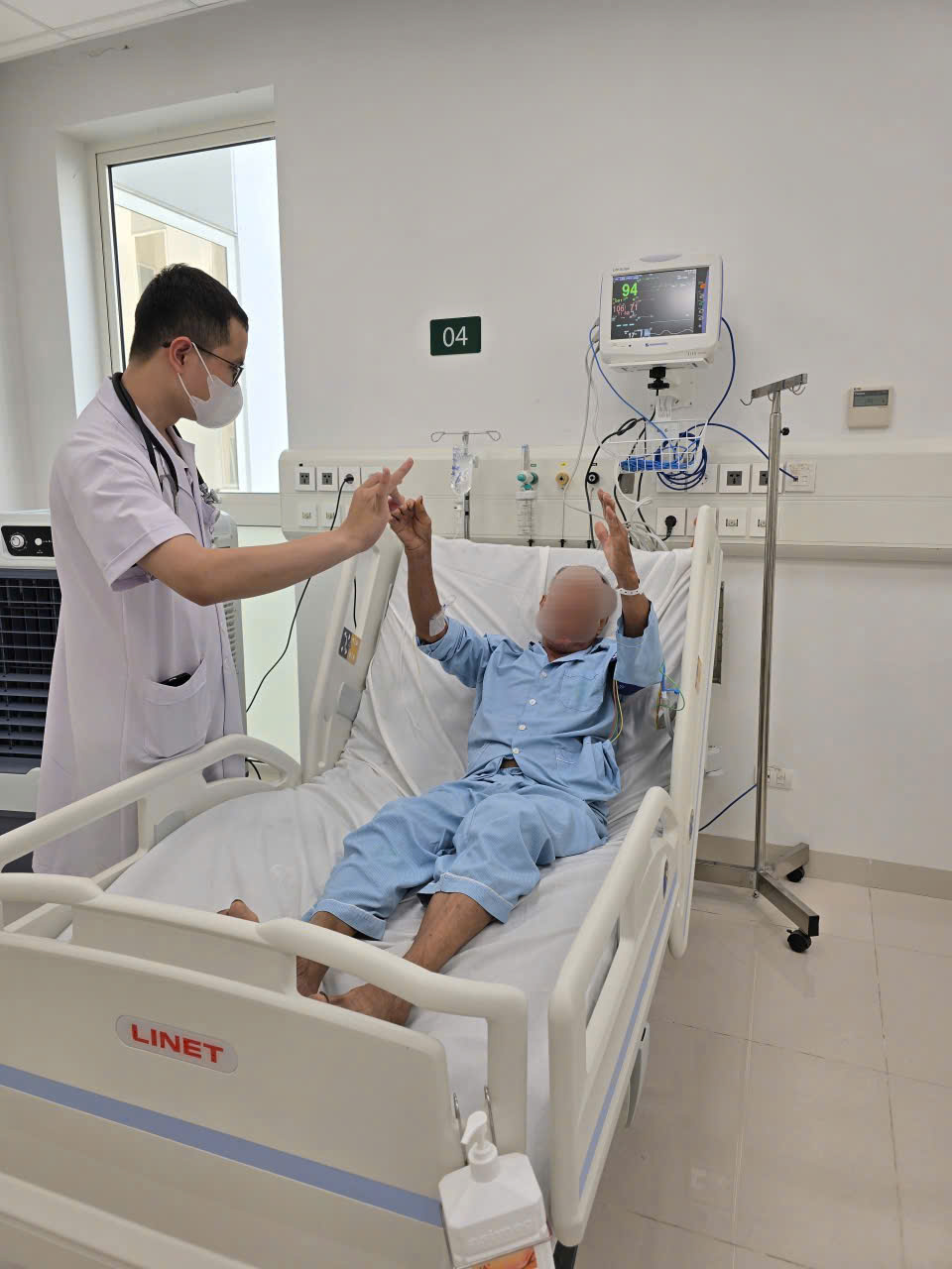 Hai bệnh nhân đột quỵ được cứu trong 