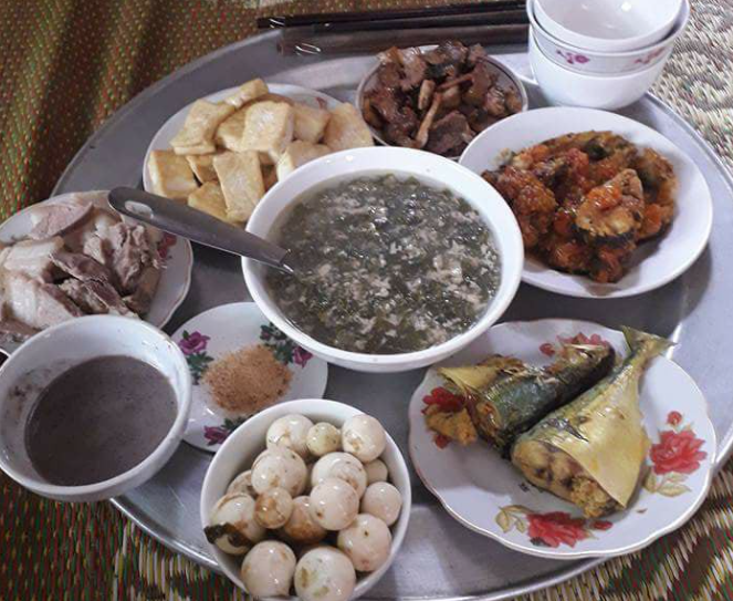 Y&ecirc;u nhau 2 năm kh&ocirc;ng sao, đến l&uacute;c sống chung nh&igrave;n mỗi lần bạn g&aacute;i b&ecirc; m&acirc;m cơm ra l&agrave; t&ocirc;i hốt hoảng, lo cho 
