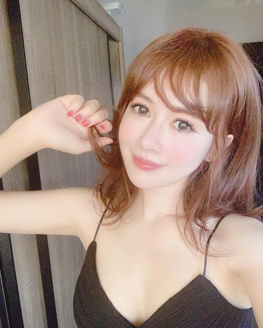 Nữ tiếp vi&ecirc;n h&agrave;ng kh&ocirc;ng Yu Ting Chen sống cuộc đời ph&uacute; b&agrave; sau khi kết h&ocirc;n - Ảnh 4.