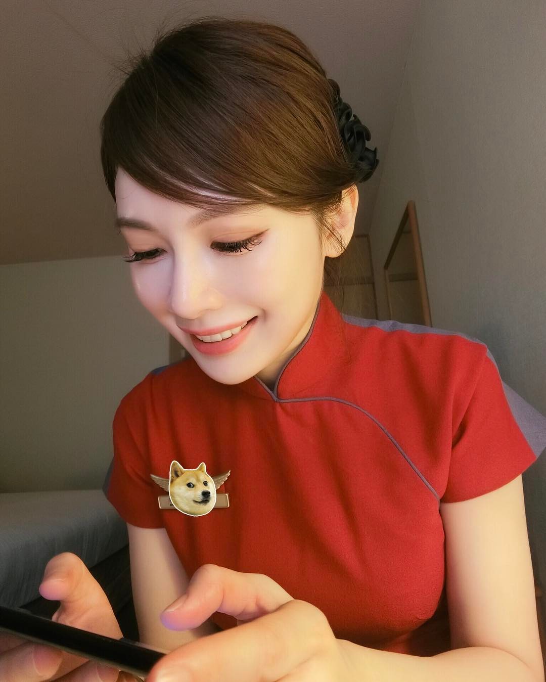 Nữ tiếp vi&ecirc;n h&agrave;ng kh&ocirc;ng Yu Ting Chen sống cuộc đời ph&uacute; b&agrave; sau khi kết h&ocirc;n - Ảnh 1.