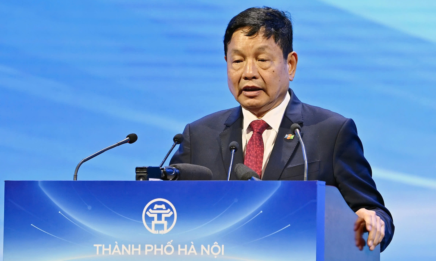 Chủ tịch FPT cam kết đưa vườn hoa T&acirc;y Tựu th&agrave;nh triển l&atilde;m sống c&ocirc;ng nghệ 2026 - Ảnh 1.