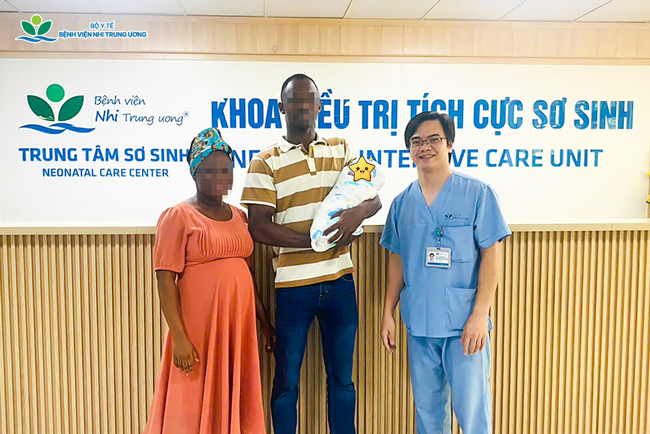 25 người hiến máu, chạy đua với thời gian mới cứu sống được bé sơ sinh người Ghana mắc bệnh tan máu cực hiếm - Ảnh 5.