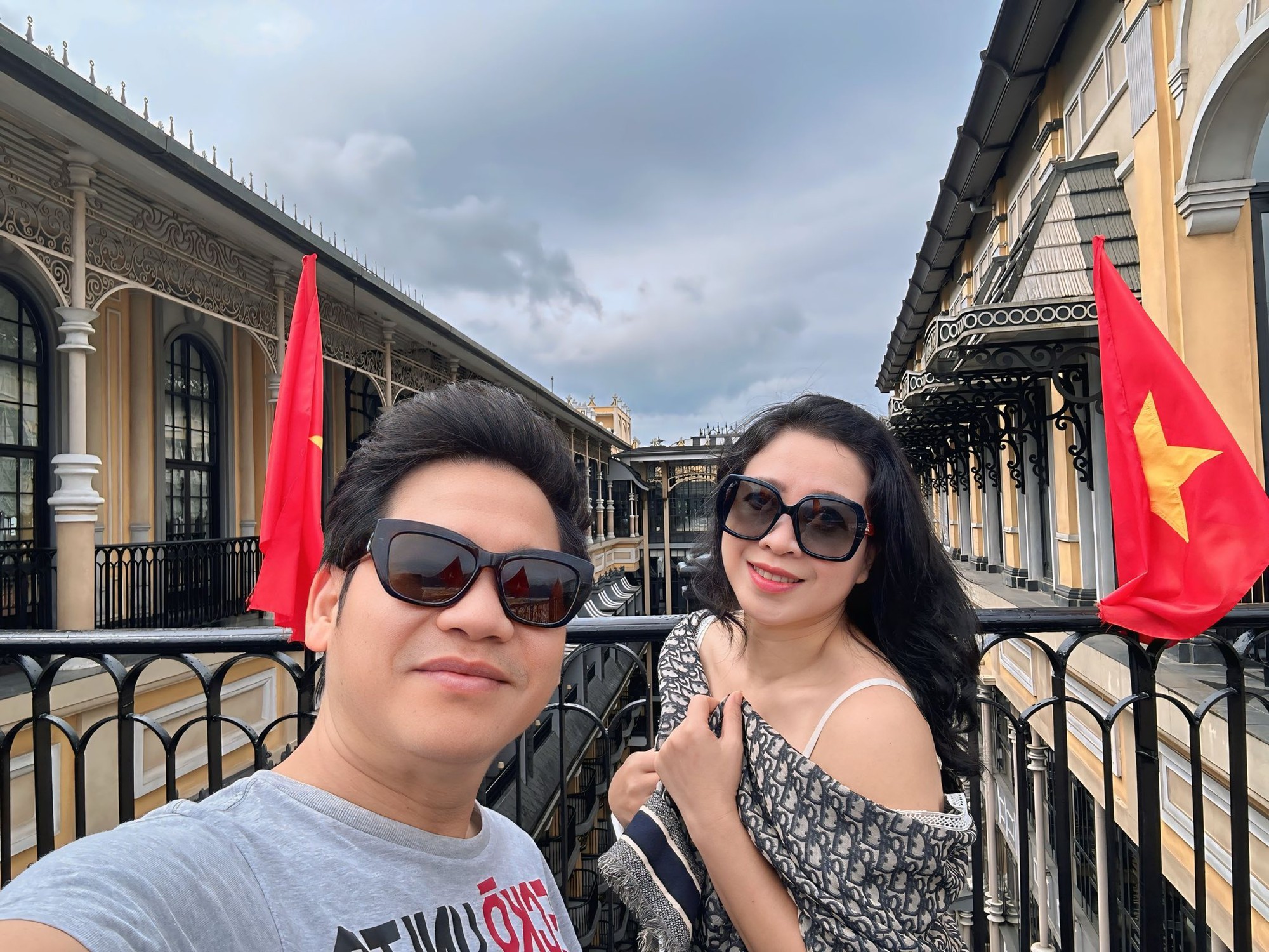 Nhan sắc vợ vừa đẹp, vừa giỏi của 