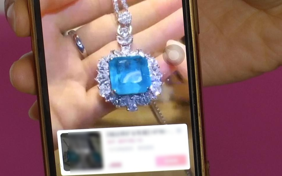 KOL livestream b&aacute;n kim cương g&acirc;y sốc: Kh&aacute;ch chốt đơn 380 lần , kết quả kiểm định bất ngờ - Ảnh 2.
