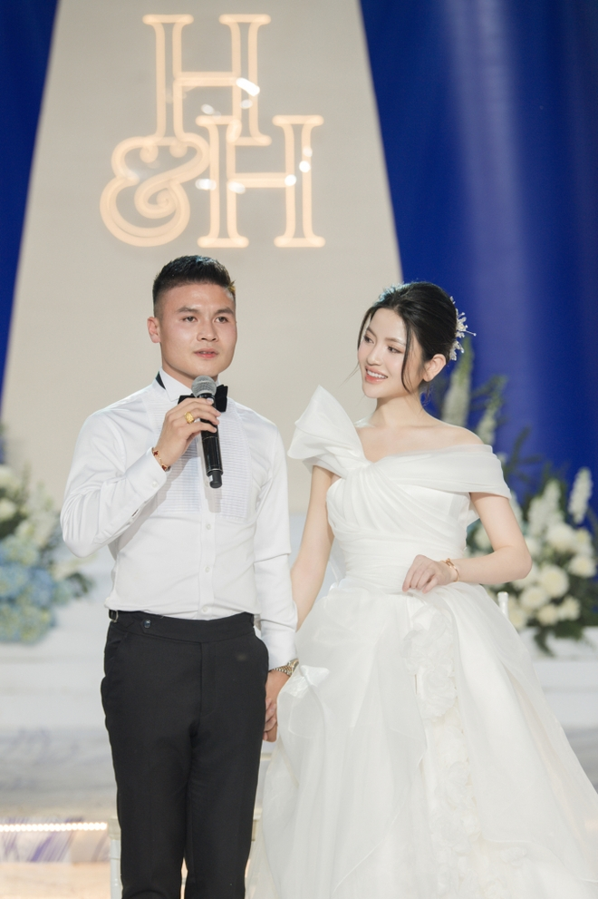 Quang Hải bảo vệ Chu Thanh Huyền: T&igrave;nh y&ecirc;u vững ch&atilde;i Giữa thị phi cuộc sống - Ảnh 2.