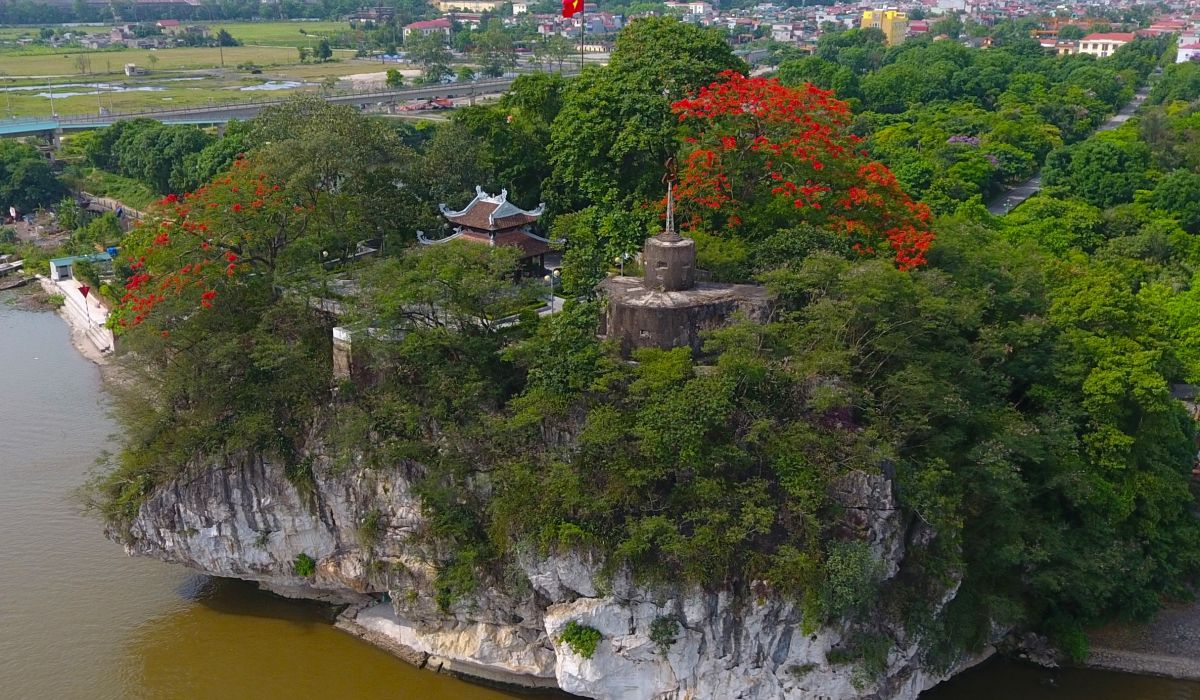 Kh&aacute;m ph&aacute; n&uacute;i Non Nước: Bảo t&agrave;ng văn học khắc tr&ecirc;n đ&aacute; tại Ninh B&igrave;nh năm 2026 - Ảnh 6.