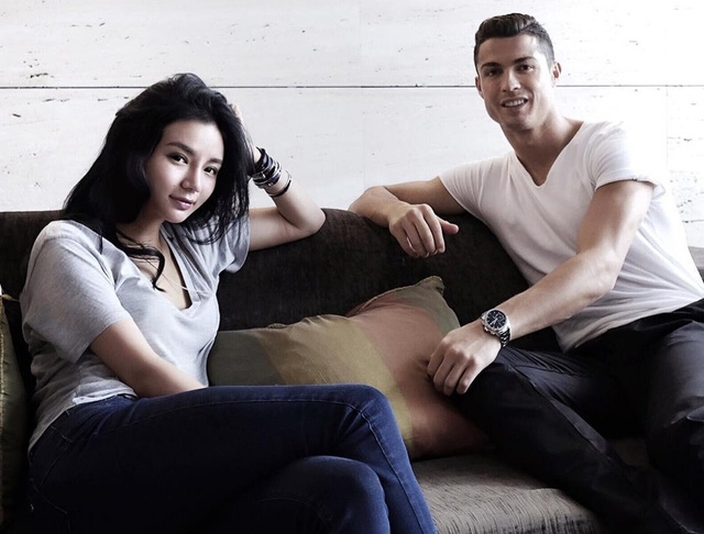 Kim Lim - cuộc sống h&agrave;o nho&aacute;ng v&agrave; s&oacute;ng gi&oacute; của bạn th&acirc;n Ronaldo năm 2026 - Ảnh 3.